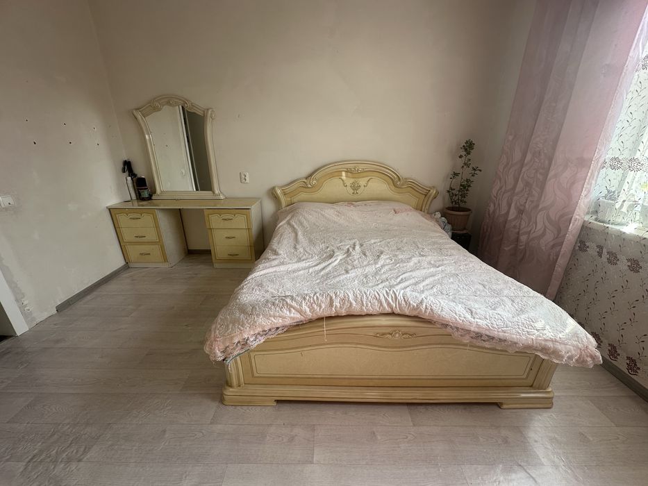 Спальный гарнитур сатылады