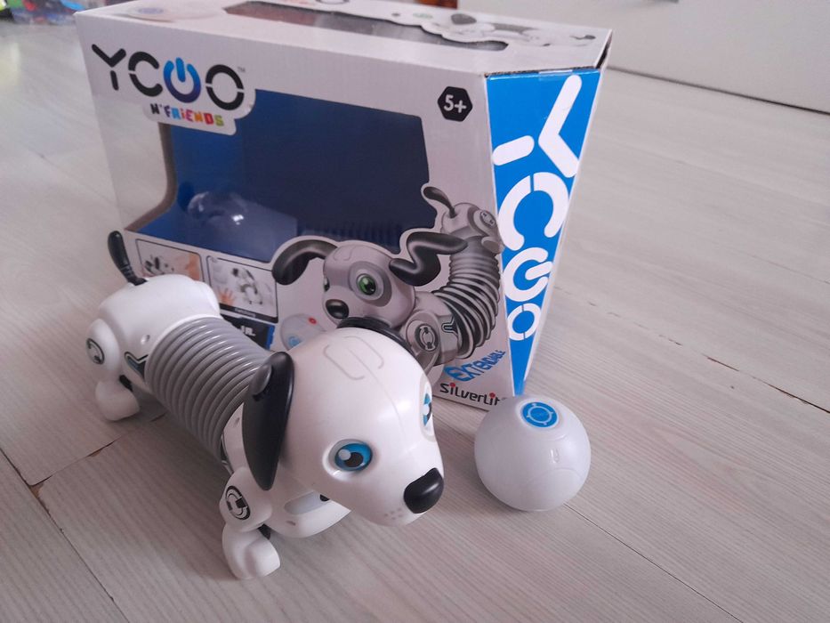 Интерактивно куче робот