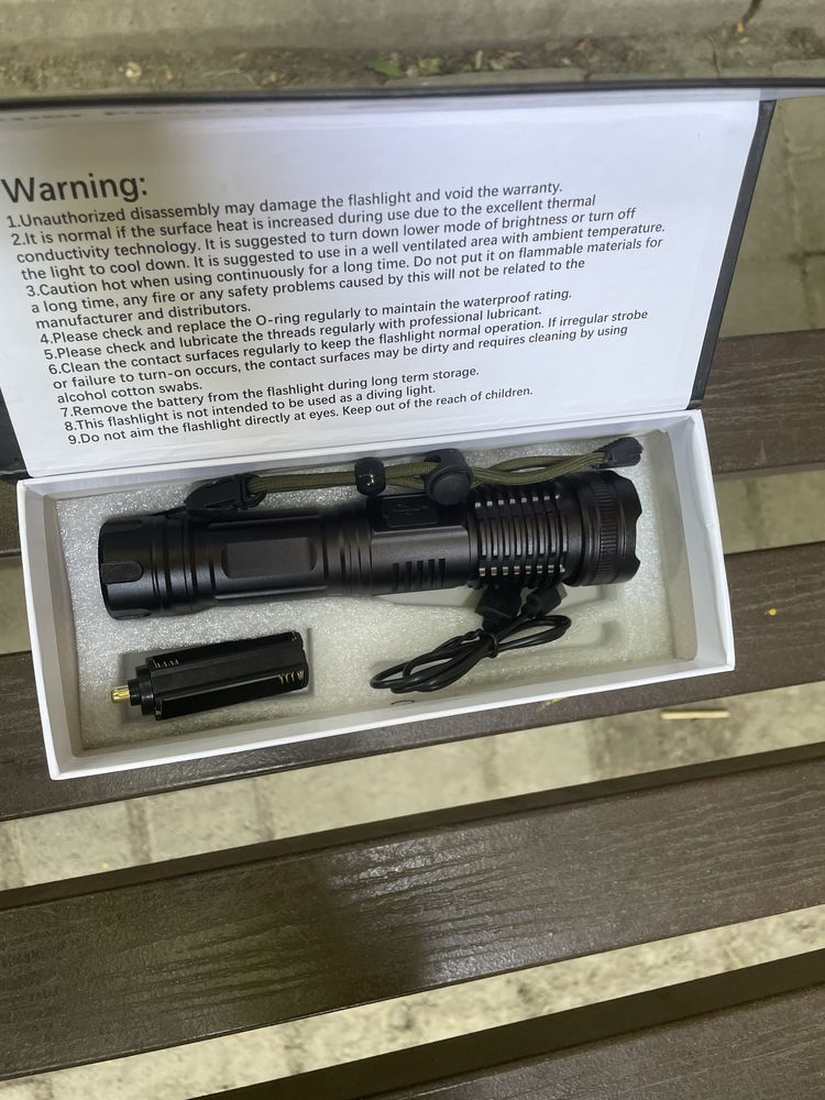 Фонарь Super Power Far-throwing Flashlight , PM10-TG
