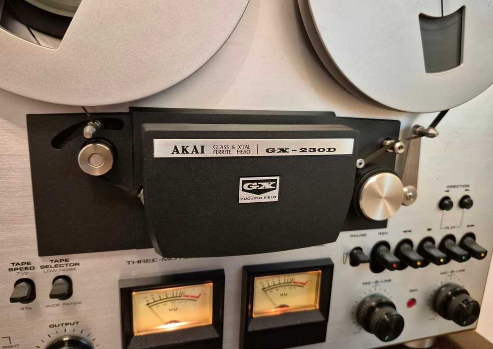 Vand Magnetofon AKAI GX 230d impecabil... plus 5 benzi