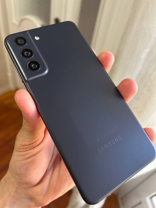 Продаю Samsung S21 FE 8/128 GB