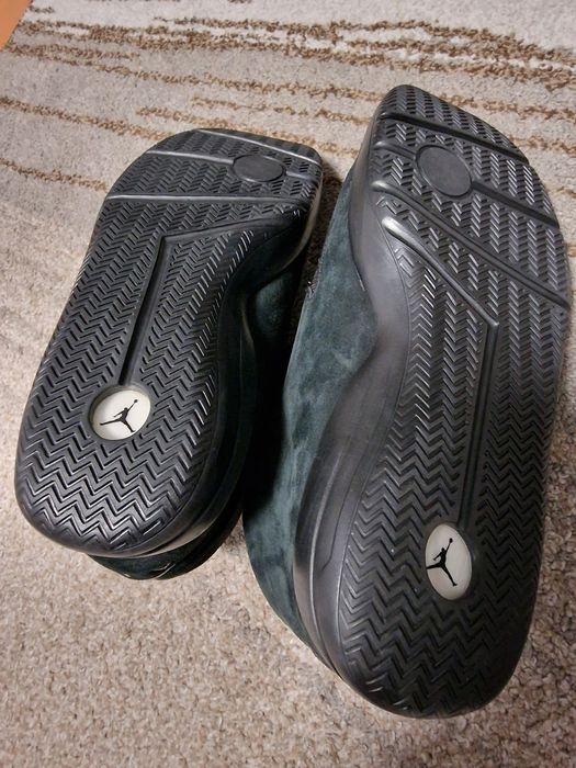 Vând ghete Jordan 43