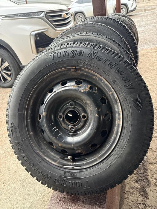 Продам автошины срочно