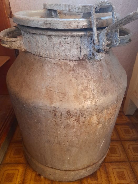 Продам гудрон строительный