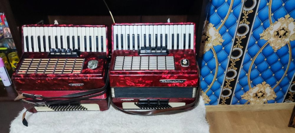 Продавам два акордеона