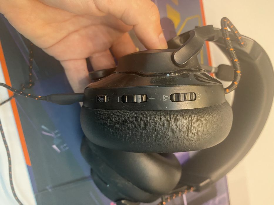 Casti Gaming JBL Quantum 600