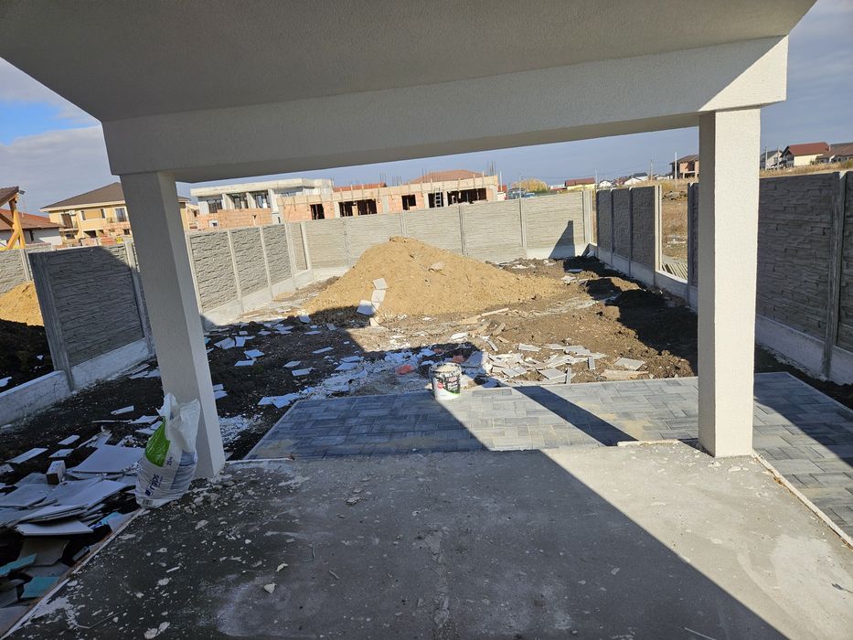 Vând duplex despărțit prin camera tehnica