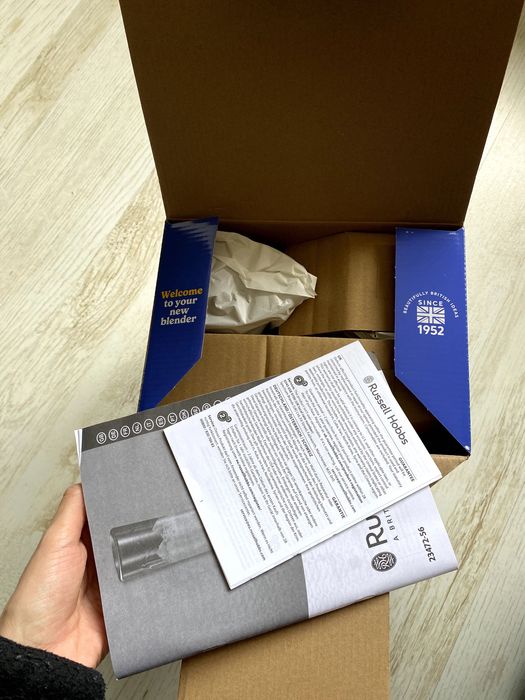 Блендер Russell Hobbs, 300 W, контейнер 600 мл