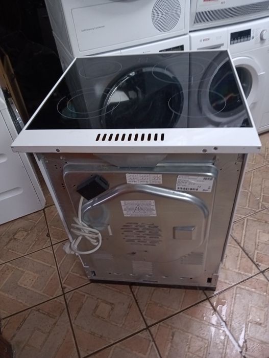 Свободно стояща печка с керамичен плот Gram 2 години гаранция!