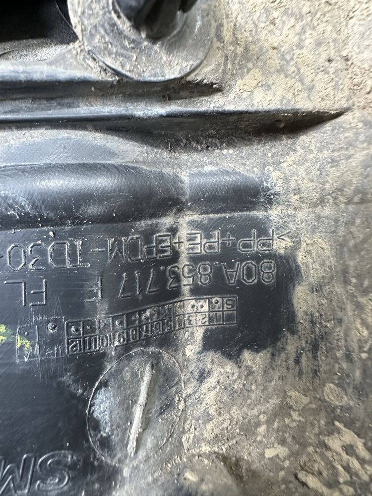 Bandou aripă stânga față audi q5.80a.s linne.cod:80a853717.f.