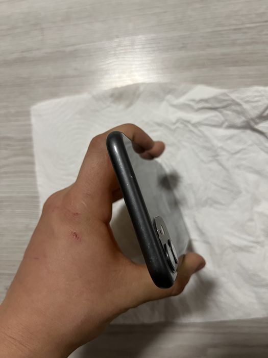 Iphone 11 64gb functioneaza tot inclusiv face id