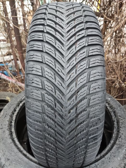1бр. всесезонна гума 185/65/15 Nokian Season proof 
dot4520
7.9mm
Мног
