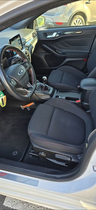 Ford Focus ST line EcoBoost 1L