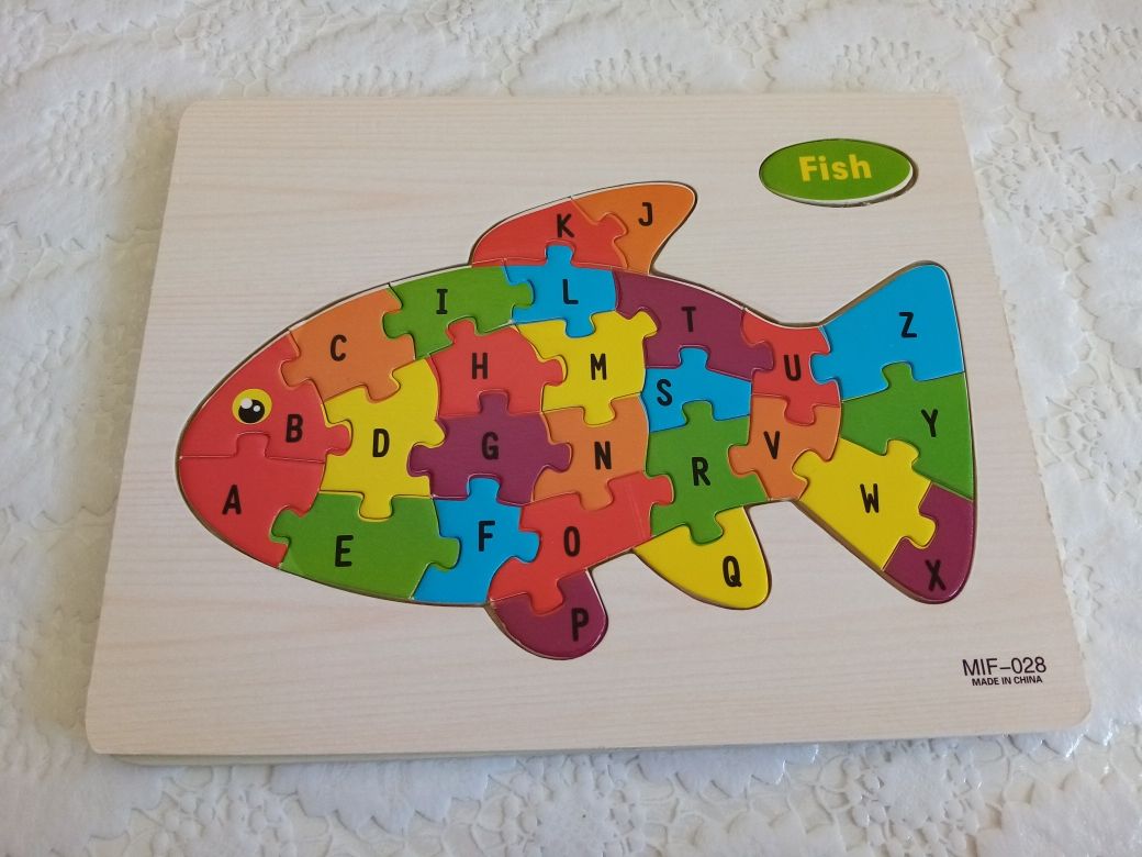 Детски дървен пъзел с английската азбука- костенурка, риба и охлюв