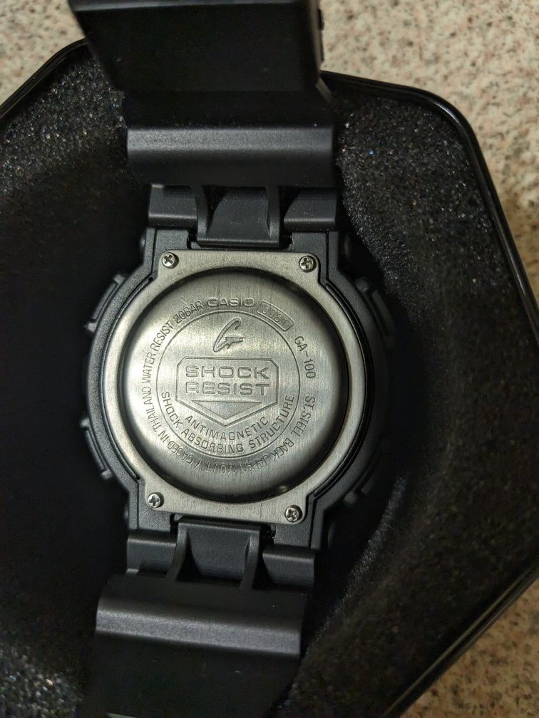 Часовник Casio G-Shock GA-100