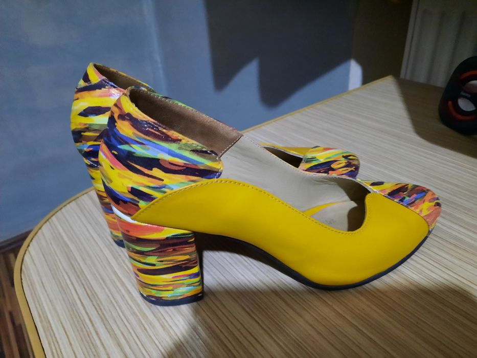 Vand pantofi dama