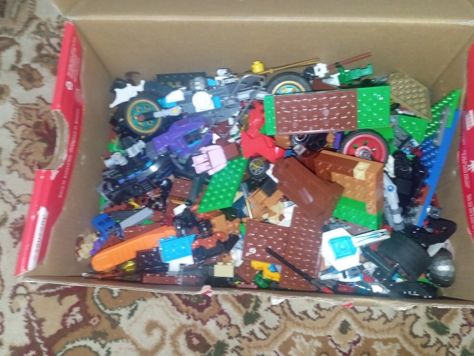 Лего рассып и мини фигурки вместе не оригинал