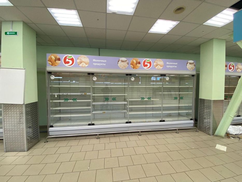 Горка холодильная бу в хорошем состоянии,витирна,холодильные горки