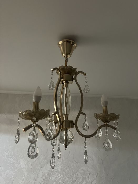 Продам люстру б/у в хорошем состоянии