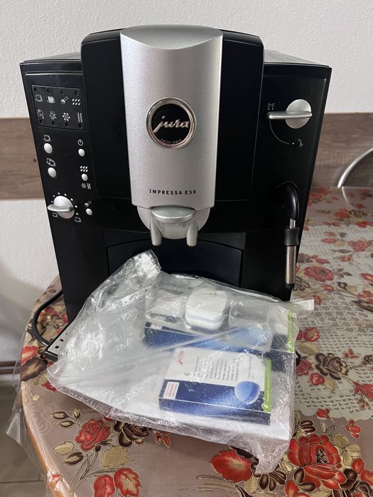 Aparat cafea boabe/macinata Jura Impressa E 60