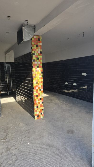 Морски контейнер преустроен в търговски обект