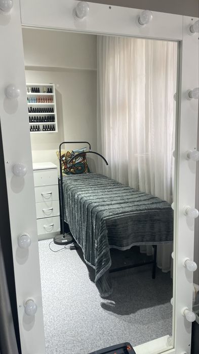 Сдам кушетку в студии красоты