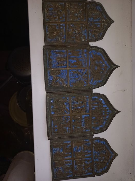 Иконы вершковые старинные.