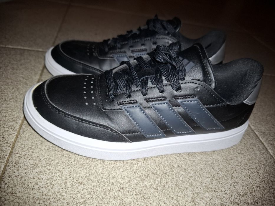 Сникърси ADIDAS Courtblock