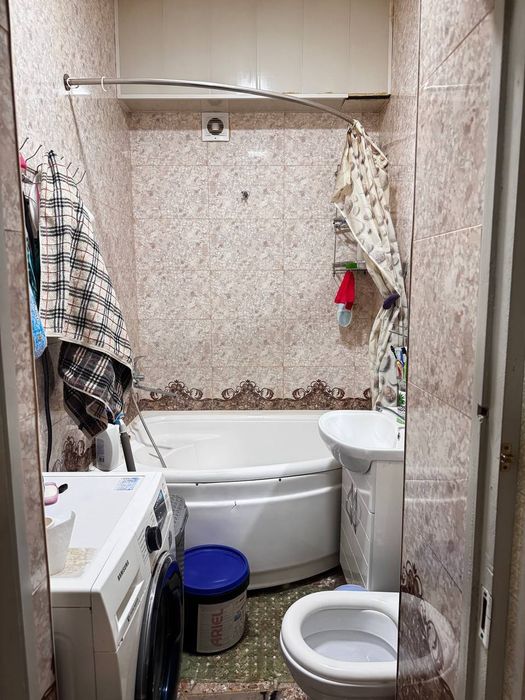 Продаётся 2 комнатная квартира Мухтар Ашрафий  56.000у.е