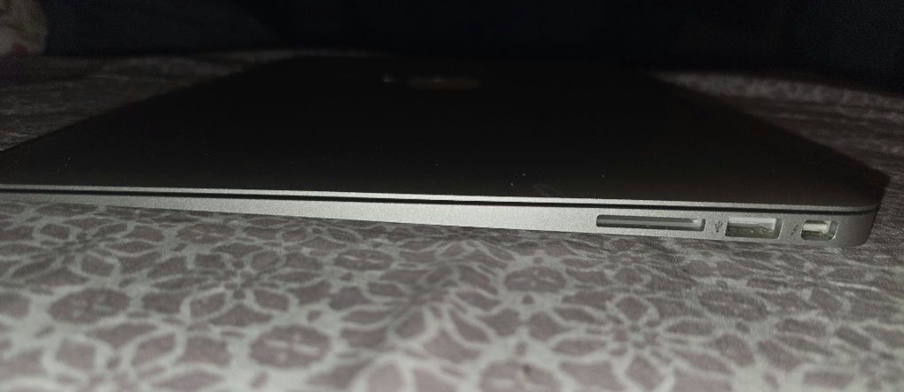 Спешно!!! Apple MacBook Air 13″ 2017, i5 1.8 GHz, 8 GB, HD Graphics