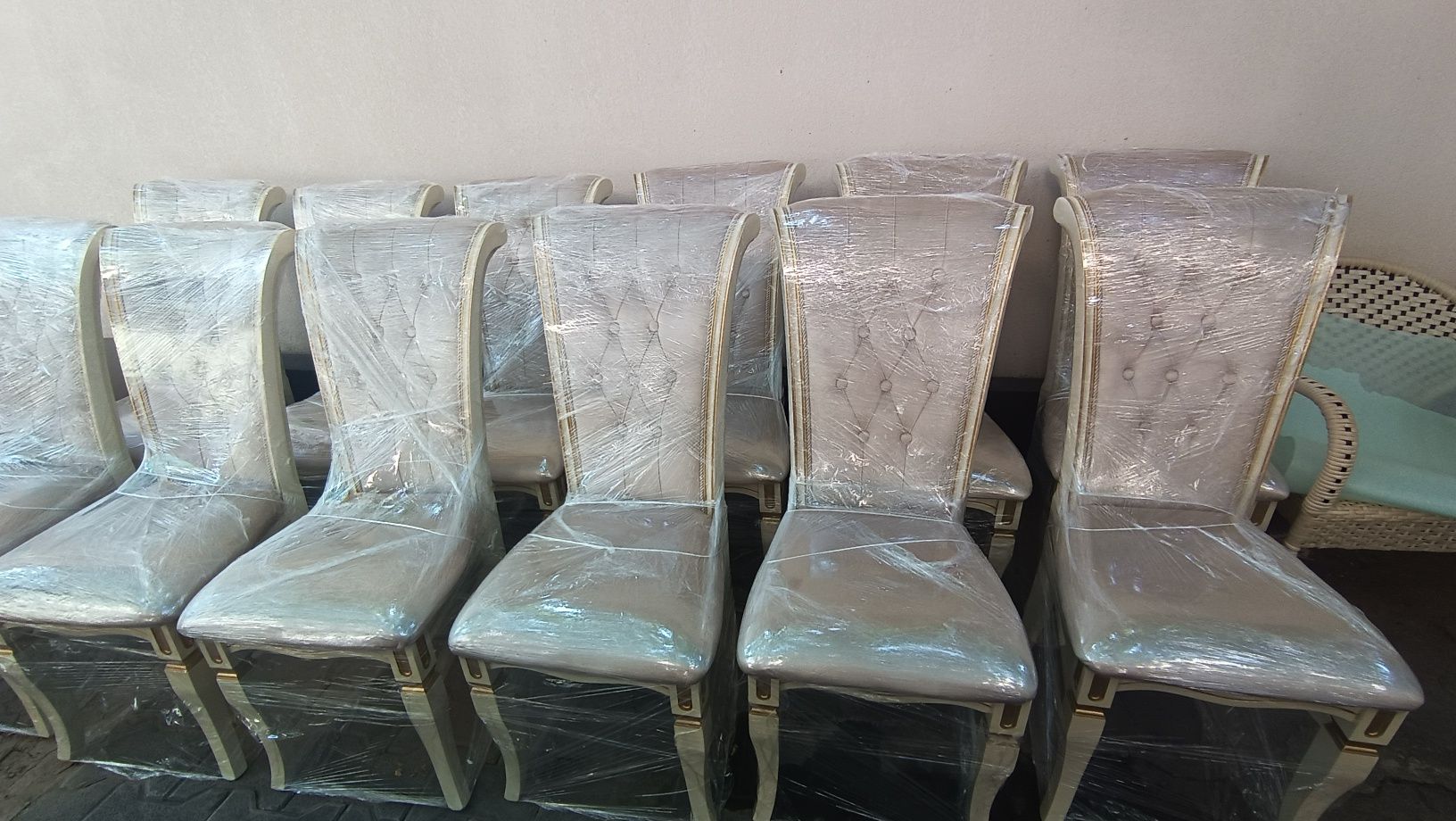 Продам стол стулья