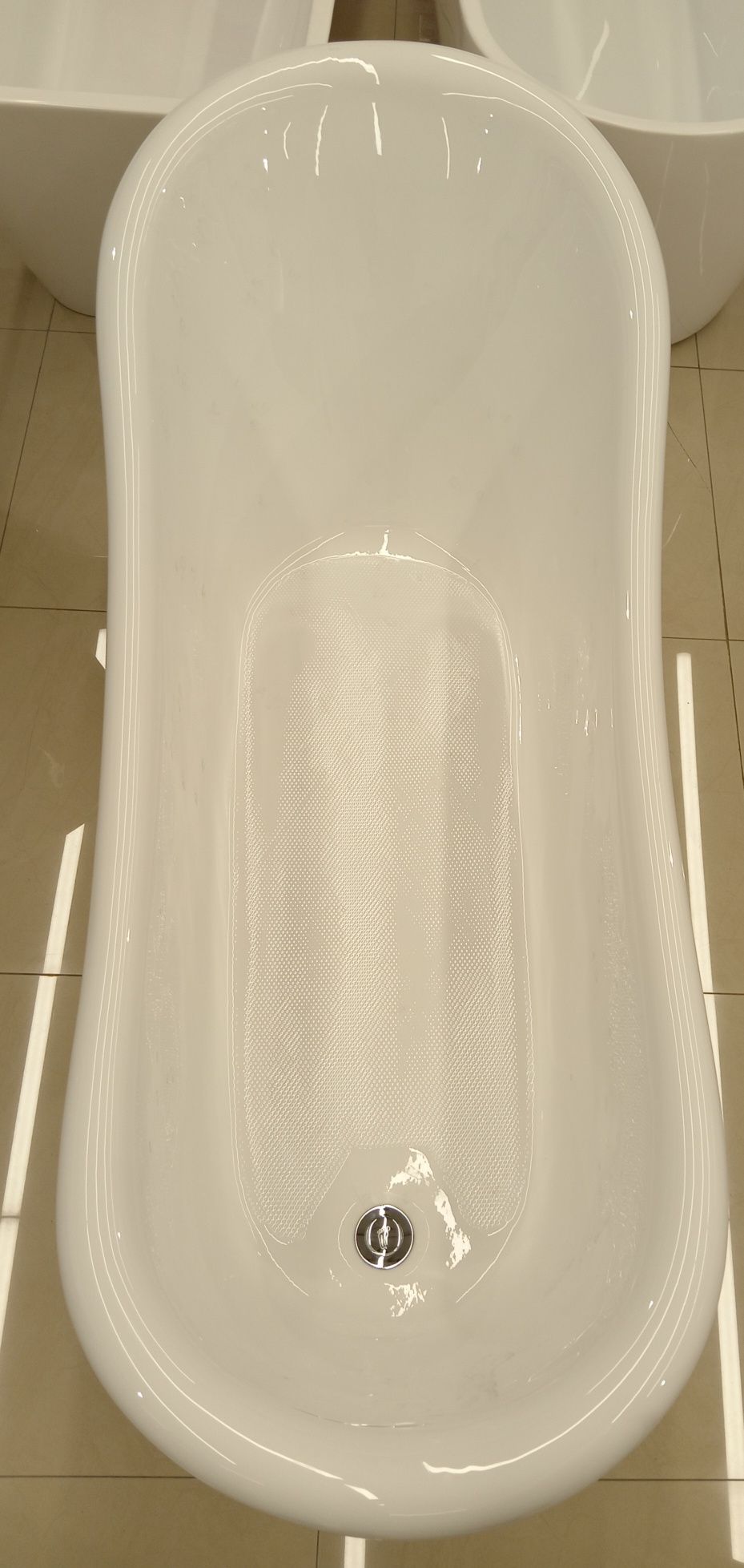 Cadă freestanding cu picioare model retro