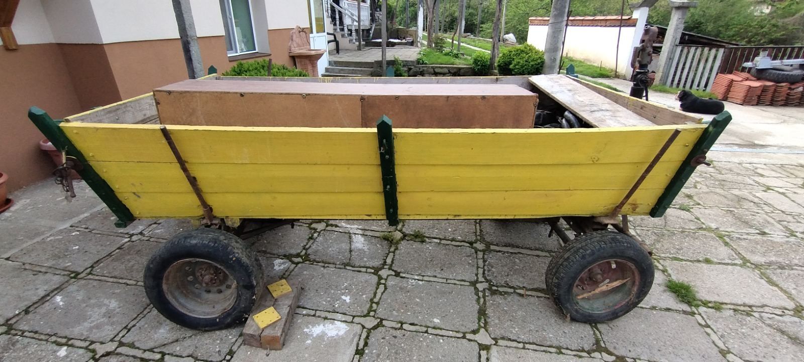 Каруца  с   теглич