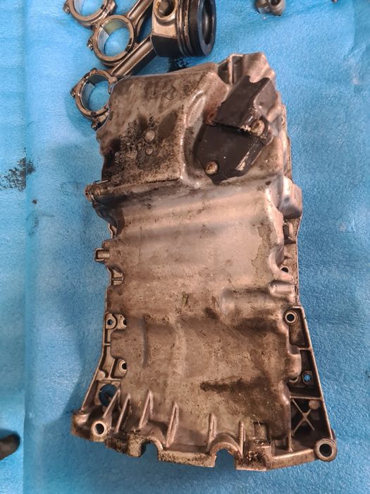 Baie ulei CNH Audi Q5/pompa ulei/piston