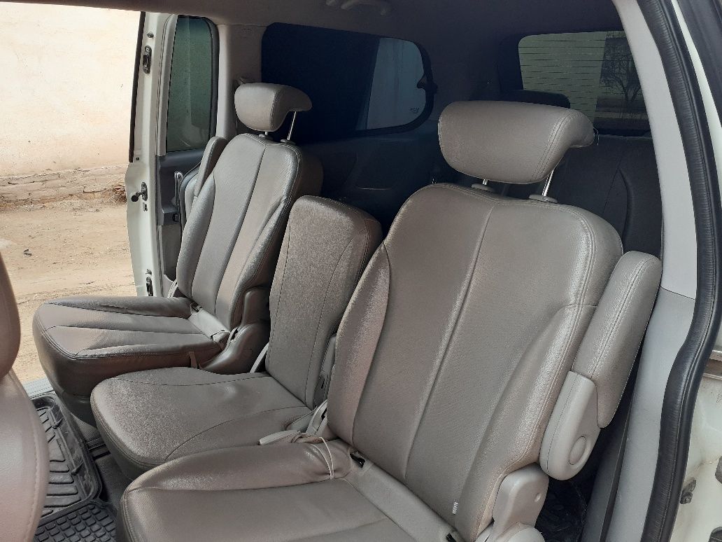 KIA Carnival 2010