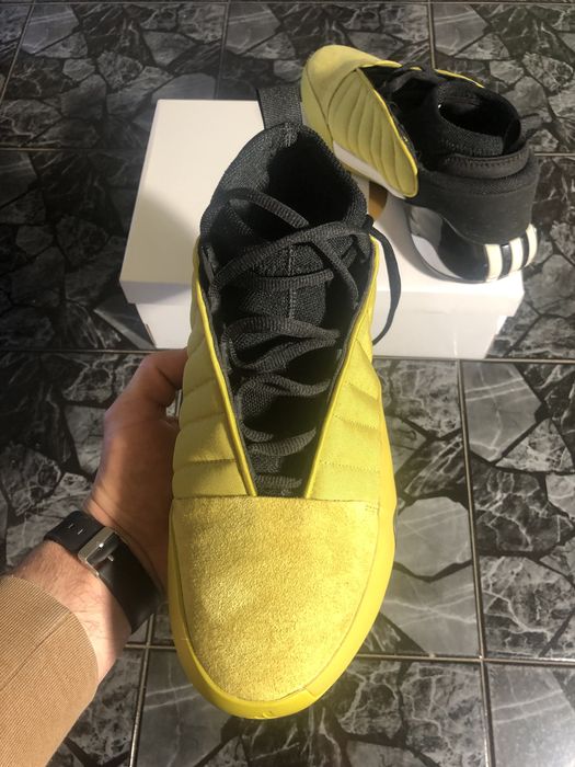 Adidas volume 7.