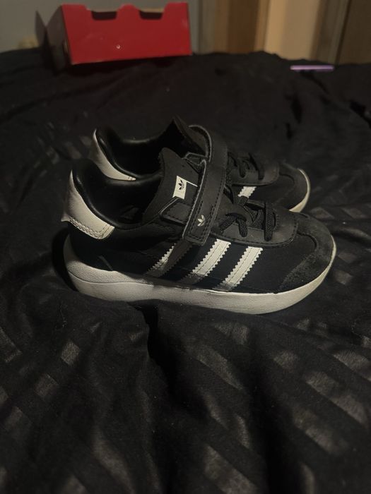Adidasi adidas marimea 27