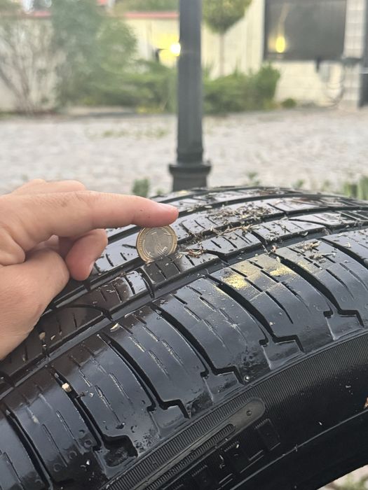 pirelli  285 40 21 всесезонни две гуми