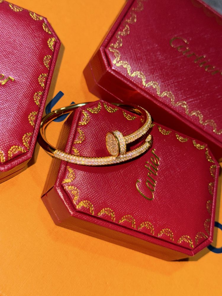 Уникална гривна Cartier