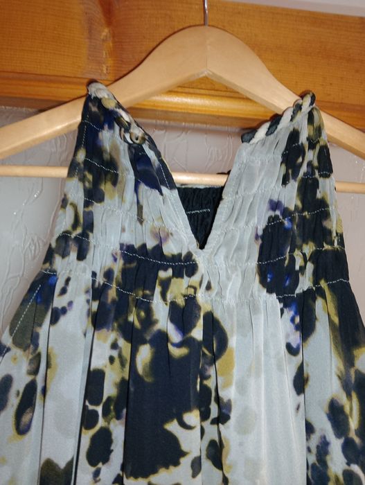 Рокля до коленете