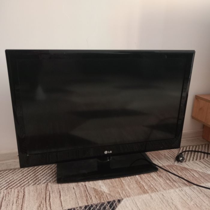 LG 32LE3300, LED 32"
