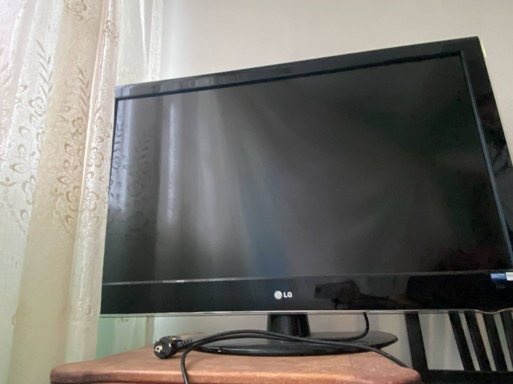 Телевизор LG 2008г.