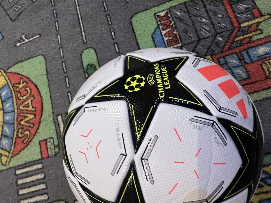 Vând minge noua adidas originala