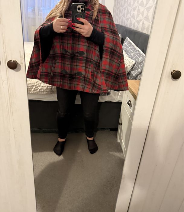 Capa puncho marimea M noua