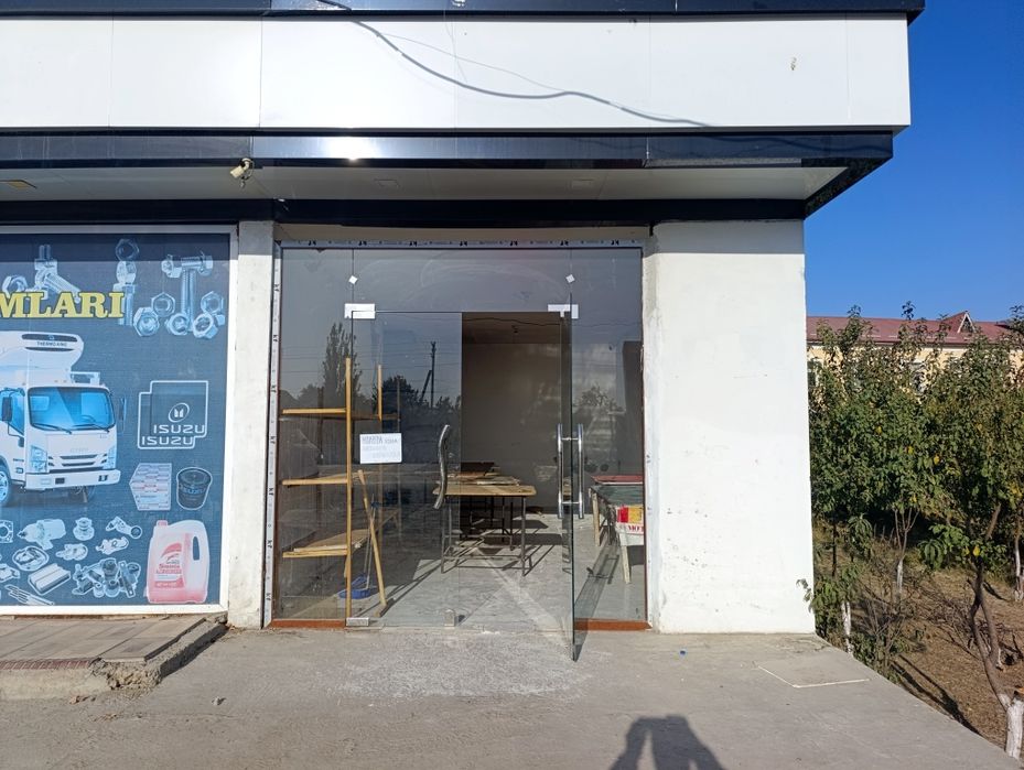 Vobkent tumani M37 yo'lida  joylashgan Savdo do'koni, nonvoyxona, padv