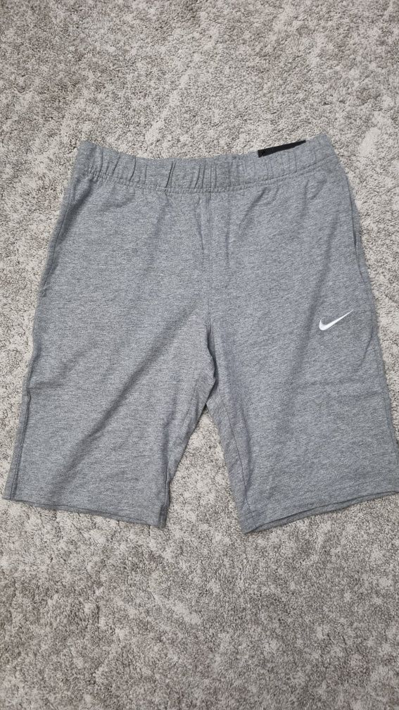 Мъжки къси панталони Nike
