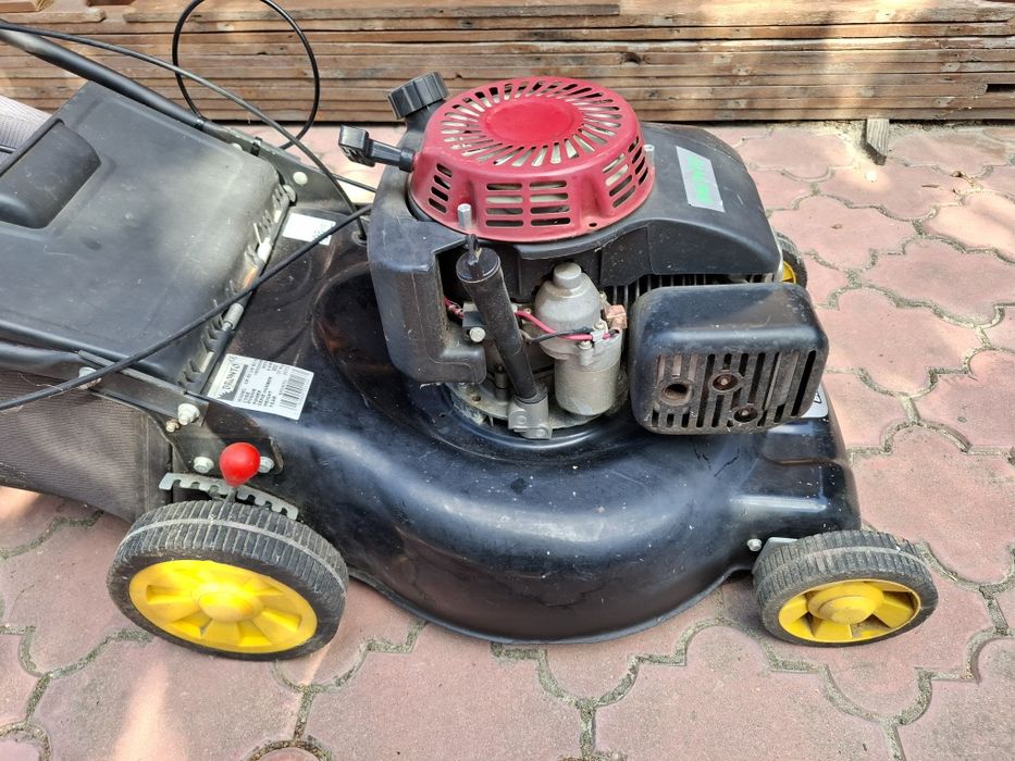 Masina Bronto pt tuns gazon cu pornire electrica si manuala, autopropu