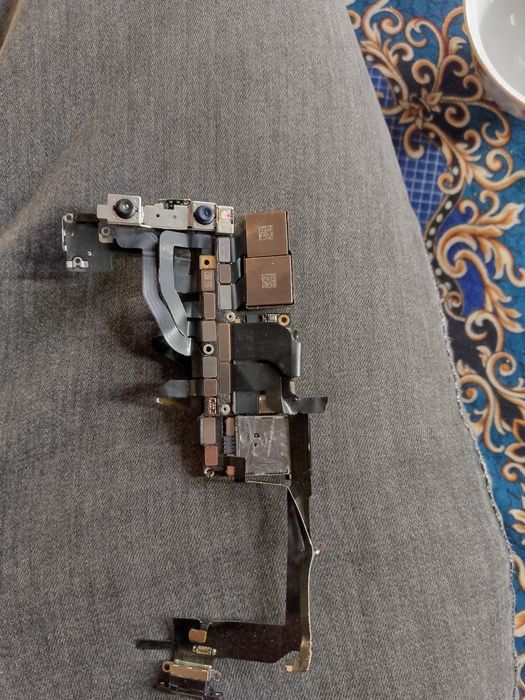 Iphone x 64gb plata sotiladi