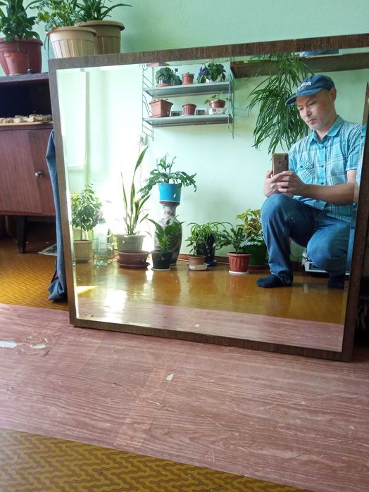 продается зеркало настенное