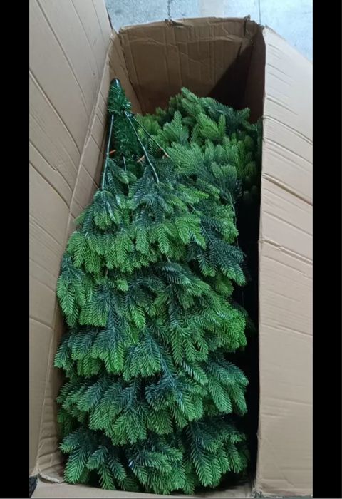 Елка нвогодняя, 4м высотой